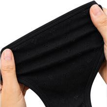 تحميل الصورة في عارض المعرض, بوكس من 6 حبات كيلوت قطن 100% مخرّم للنساء مع بشكير داخلي ناعم – تصميم مريح وخامة عالية الجودة
